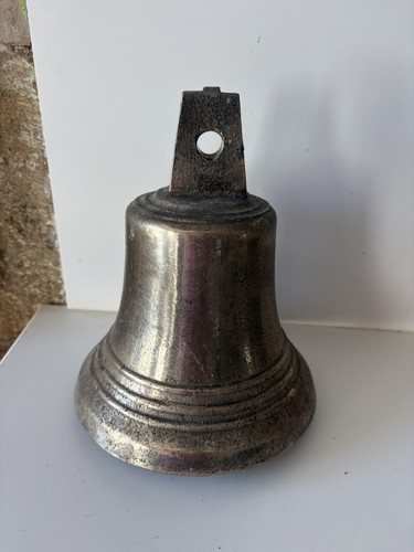 Très grosse cloche sonnaille - cloche,