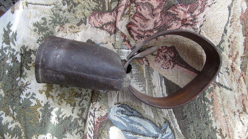 Cloche vache mouton ou - mouton,